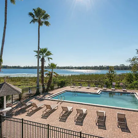 Palazzo Lakeside Hotel